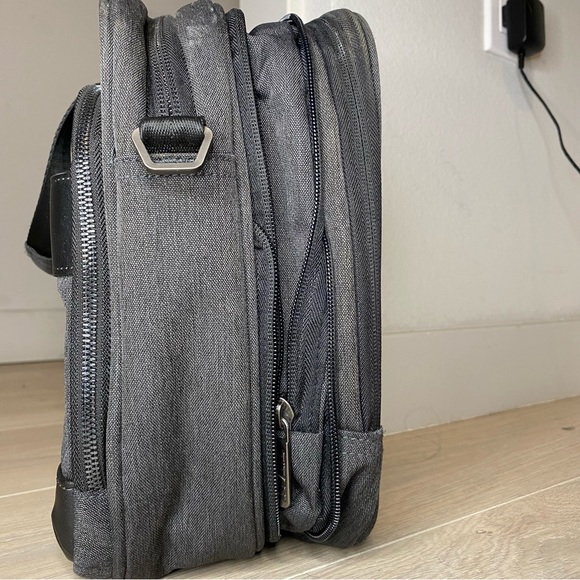 Titan Germany expandable laptop travel bag - Picture 3 of 13